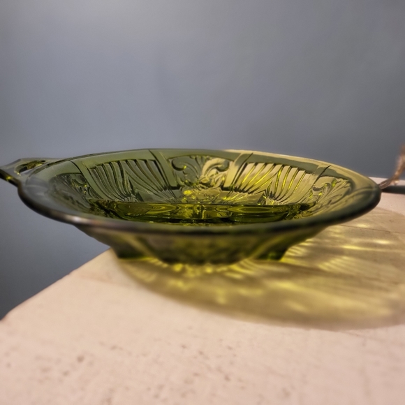 Vtg MCM Indiana Green Glass Divided Plate - Picture 3 of 4